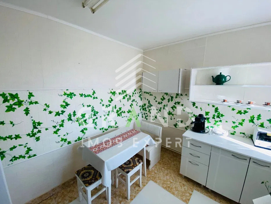 Apartament cu 2 camere | Decomandat | 2 balcoane | Parcare | Zona Centrala