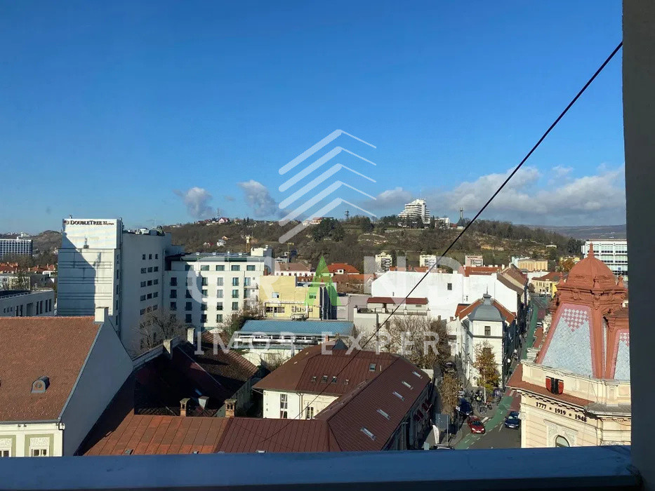 Apartament cu 2 camere | Decomandat | 2 balcoane | Parcare | Zona Centrala