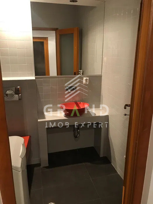 Apartament decomandat | 3 camere | 2 bai | Parcare | Andrei Muresanu