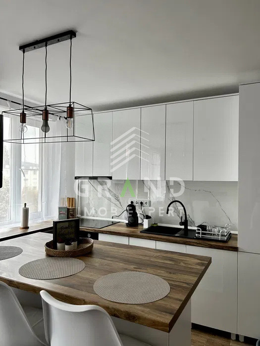 Apartament Premium de inchiriat | 2 Camere | Etaj 3 | Piata MIhai Viteazul