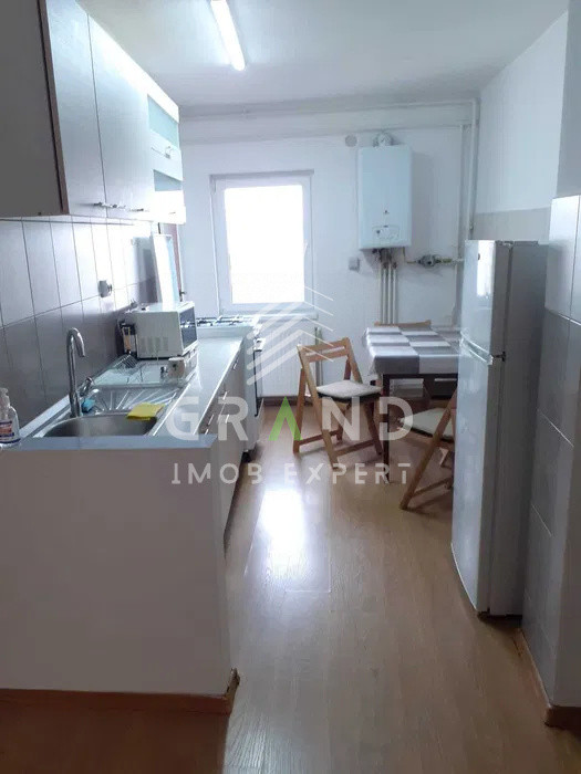 Apartament decomandat | 3 Camere | 3 Balcoane | Etaj 4 | Zorilor/Observatorului