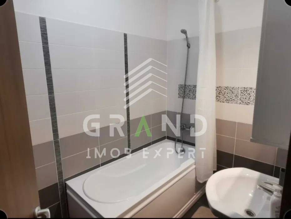 Apartament Decomandat | 2 camere | Parcare | Zona Garii/Dambu Rotund
