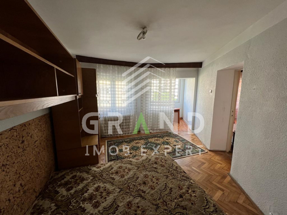 Apartament 3 camere | Semidecomandat | Zona FSEGA – Iulius Mall