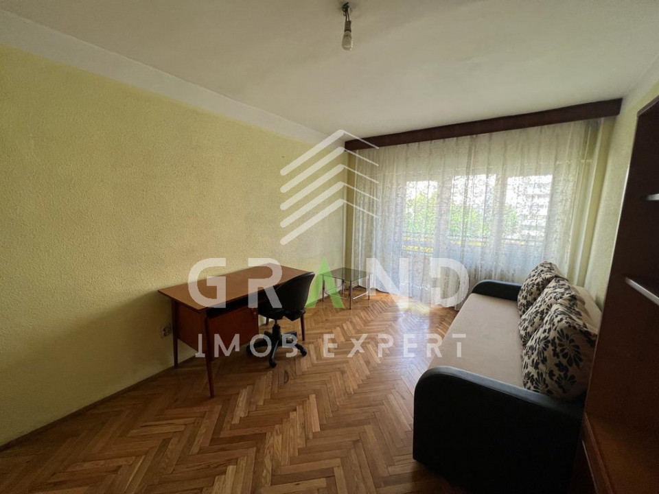 Apartament 3 camere | Semidecomandat | Zona FSEGA – Iulius Mall