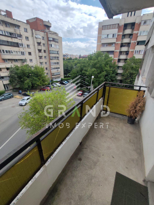 Apartament 3 camere | Semidecomandat | Zona FSEGA – Iulius Mall