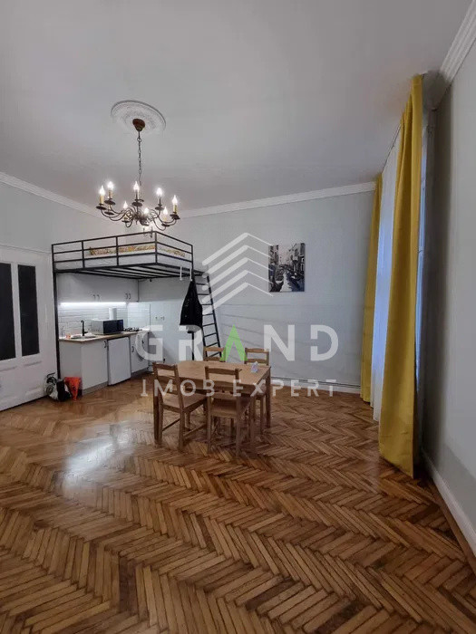 Ocazie! Garsoniera ultracentrala | Semidecomandata | Centru/Memorandumului