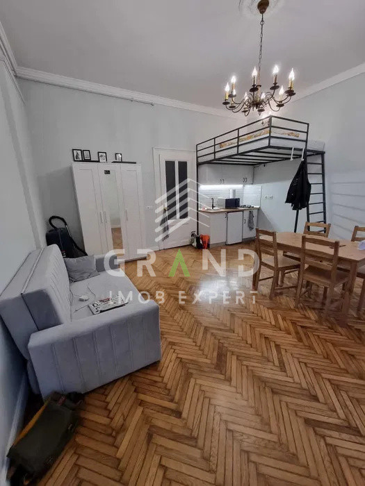 Ocazie! Garsoniera ultracentrala | Semidecomandata | Centru/Memorandumului