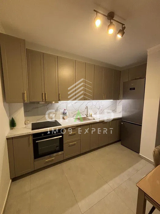 Ocazie ! Apartament 2 camere | Decomandat | 3 Parcari | Terasa | Intre Lacuri