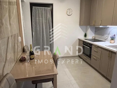 Ocazie ! Apartament 2 camere | Decomandat | 3 Parcari | Terasa | Intre Lacuri