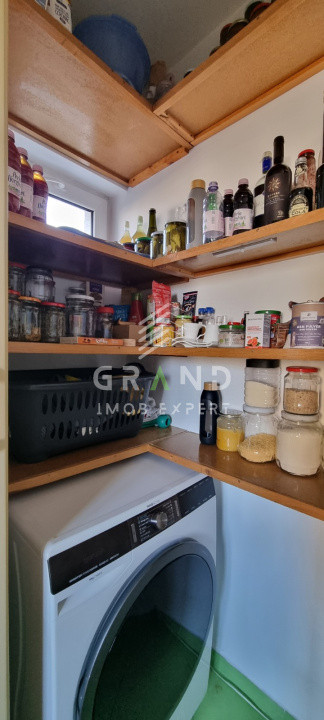 Apartament in vila | 2 camere | Decomandat | Parcare | Curte | Bulgaria/Ira