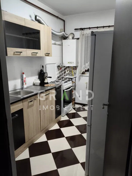 Apartament de vanzare | 2 camere | Balcon inchis | Parcare | Floresti/Stejarului