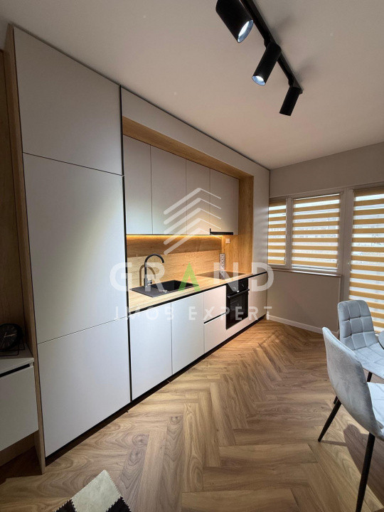 Apartament Nou | Ultrafinisat | 3 Camere | Parcare | Balcon | Floresti