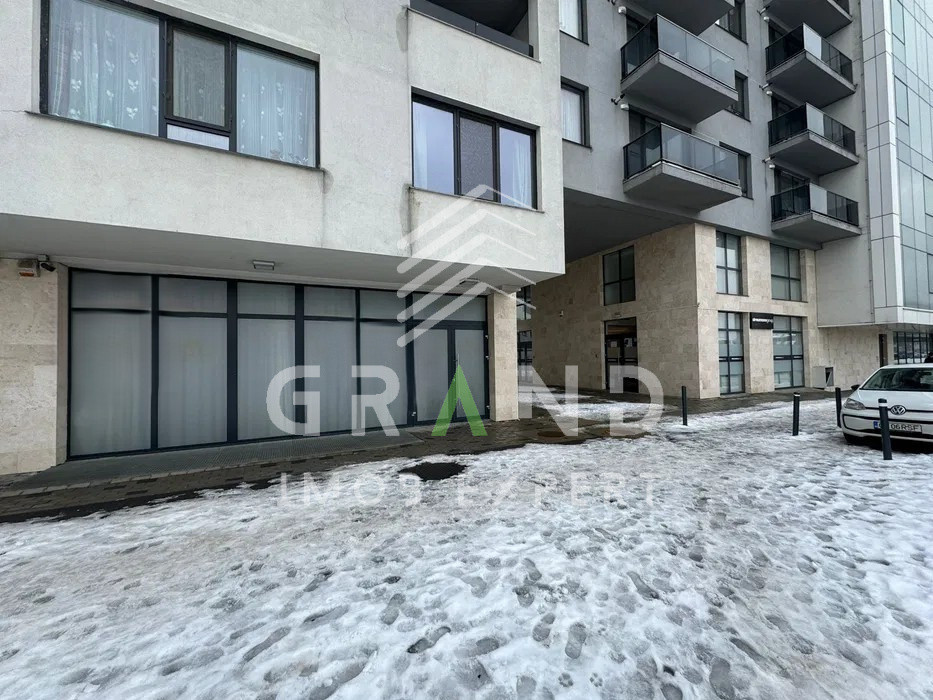 DE INCHIRIAT! Spațiu comercial în zona Piața 1 Mai