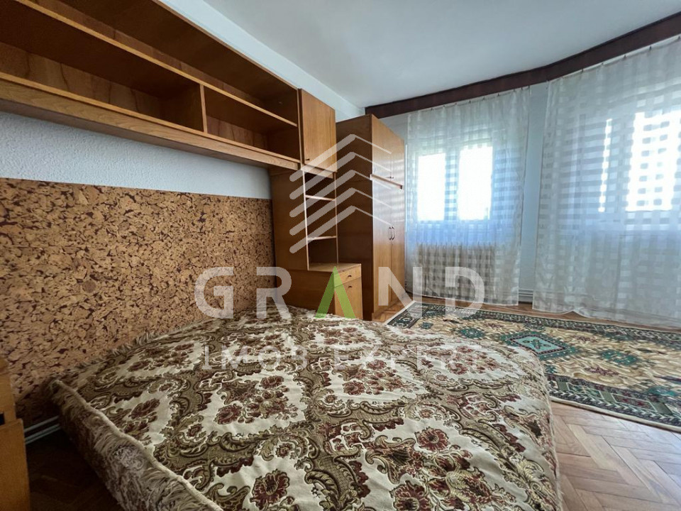 Apartament 3 camere | Semidecomandat | Zona FSEGA – Iulius Mall