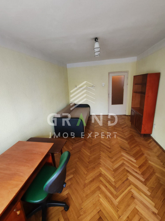 Apartament 3 camere | Semidecomandat | Zona FSEGA – Iulius Mall