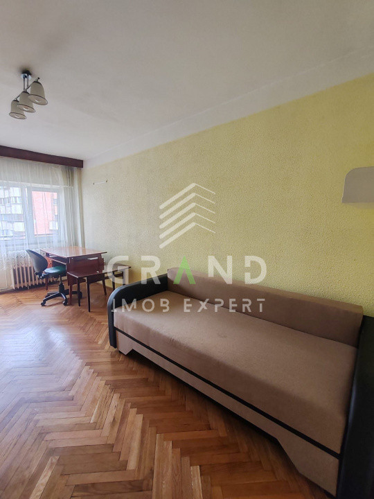 Apartament 3 camere | Semidecomandat | Zona FSEGA – Iulius Mall