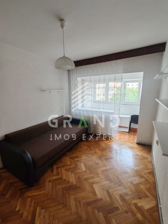 Apartament 3 camere | Semidecomandat | Zona FSEGA – Iulius Mall