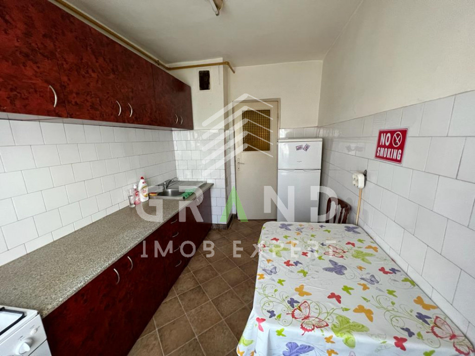 Apartament 3 camere | Semidecomandat | Zona FSEGA – Iulius Mall