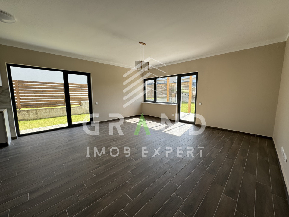 TOTUL NOU!Casa individuala,4 camere,3 BAI,TERASA,GARAJ,zona Dezmir