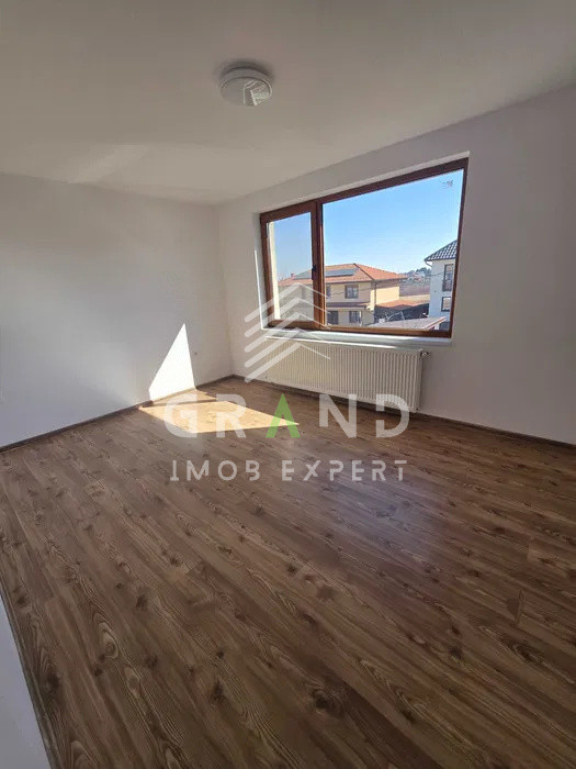 CASĂ INDIVIDUALĂ DE ÎNCHIRIAT | 140 MP | CURTE 350 MP | 4 PARCĂRI | BUNĂ ZIUA