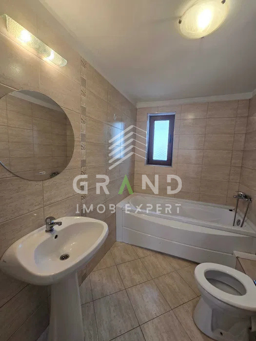 CASĂ INDIVIDUALĂ DE ÎNCHIRIAT | 140 MP | CURTE 350 MP | 4 PARCĂRI | BUNĂ ZIUA