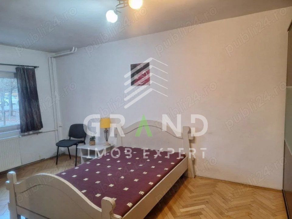 Ap 1 camera, zona Plopilor