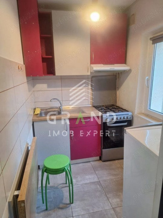 Ap 1 camera, zona Plopilor