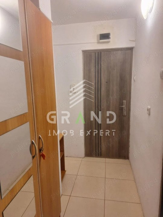 Ap 1 camera, zona Plopilor