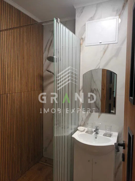 Apartament 1 camera | Balcon spatios | Etaj 5 | Plopilor/Pod Calvaria