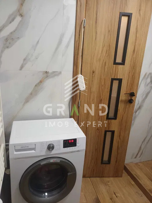 Apartament 1 camera | Balcon spatios | Etaj 5 | Plopilor/Pod Calvaria