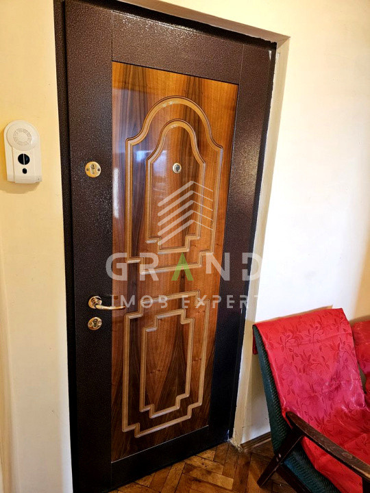 2 CAMERE DECOMANDATE | BALCON ÎNCHIS | BECI | CLĂBUCET/MĂNĂȘTUR