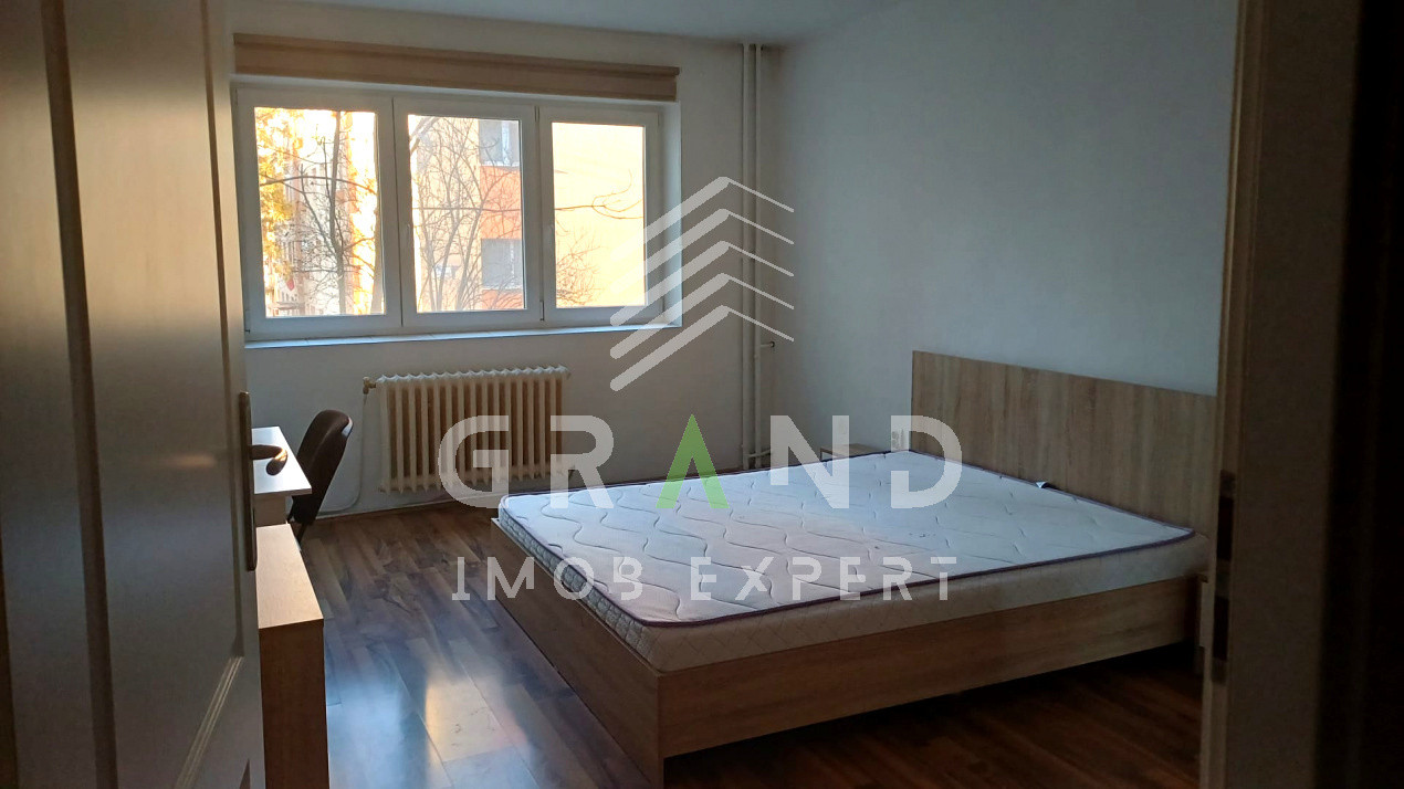 3 camere decomandate | Etaj 1/4 | Centrală proprie | Primăverii/Pritax/Mănăstur