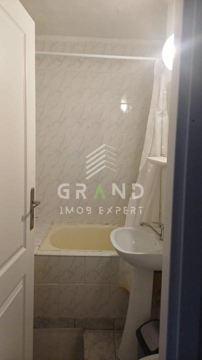 3 camere decomandate | Etaj 1/4 | Centrală proprie | Primăverii/Pritax/Mănăstur