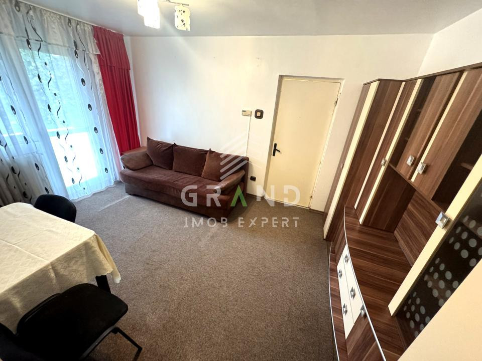 3 CAMERE | BALCON | ETAJ INTERMEDIAR | MĂNĂȘTUR – ZONA PARANG