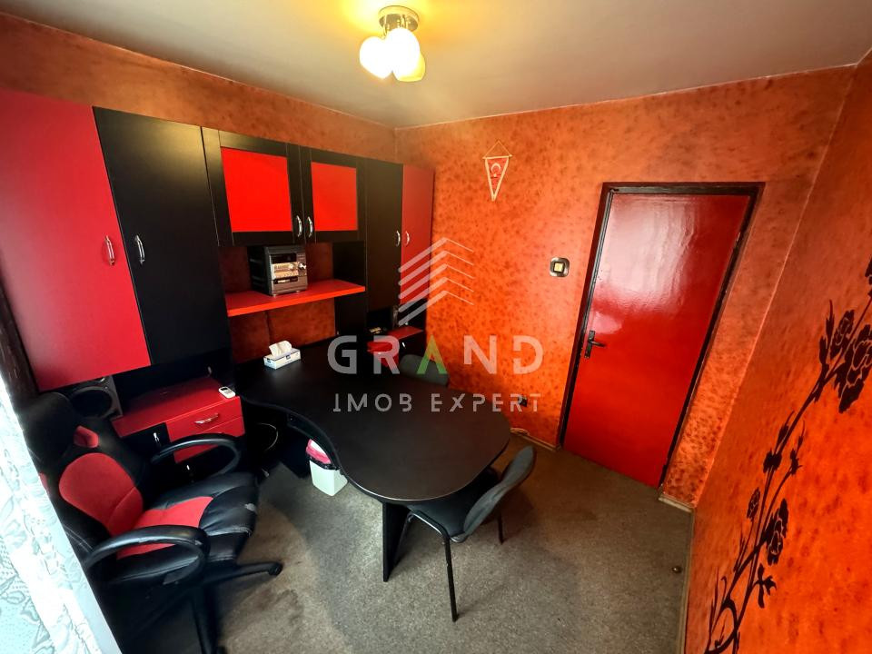 3 CAMERE | BALCON | ETAJ INTERMEDIAR | MĂNĂȘTUR – ZONA PARANG