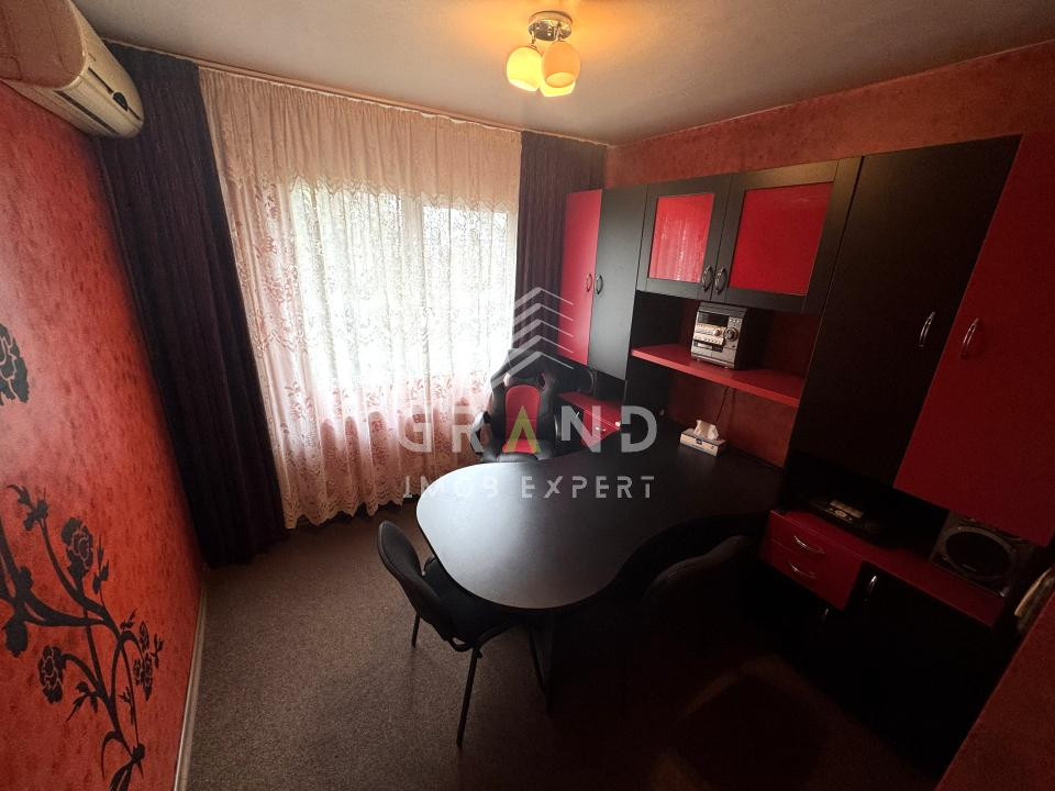 3 CAMERE | BALCON | ETAJ INTERMEDIAR | MĂNĂȘTUR – ZONA PARANG