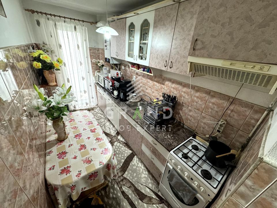 3 camere decomandate | 2 Balcoane | Etaj 1 | Mănăștur/Mehedinți