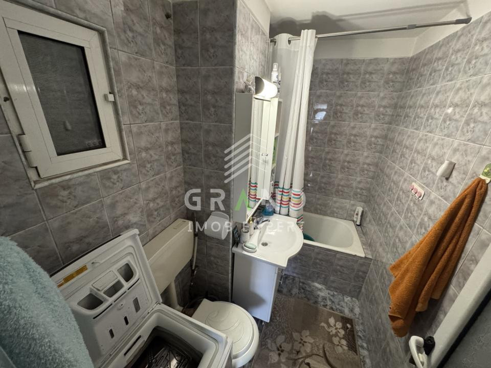 3 camere decomandate | 2 Balcoane | Etaj 1 | Mănăștur/Mehedinți