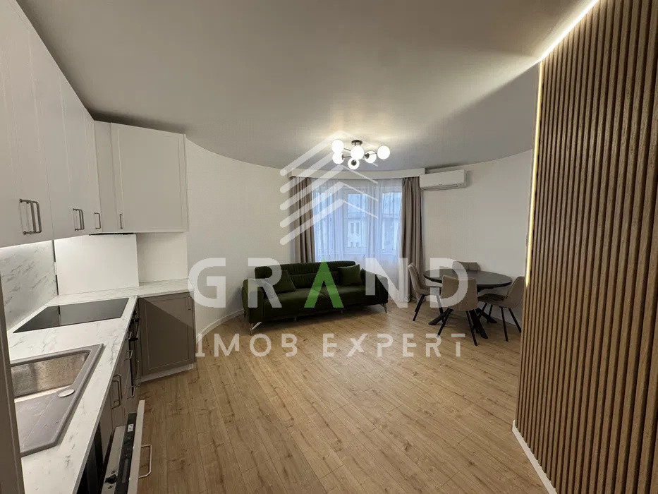 Apartament 3 Camere | Etaj 2/3 | Balcon | Parcare | Europa/Eugen Ionesco