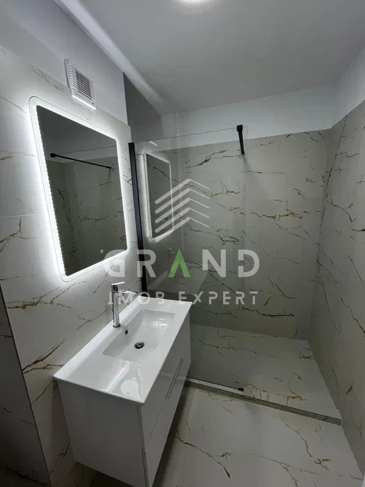 Apartament 3 Camere | Balcon | Parcare subterana | Frunzisului