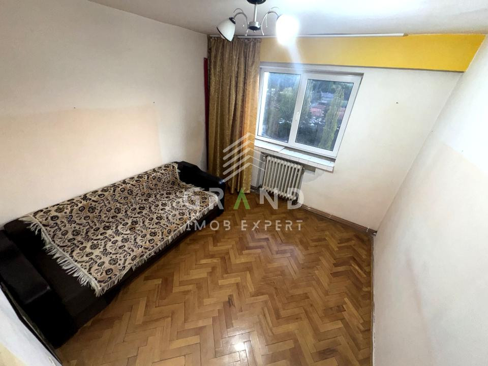 2 CAMERE DECOMANDATE | BALCON ÎNCHIS | BECI | CLĂBUCET/MĂNĂȘTUR