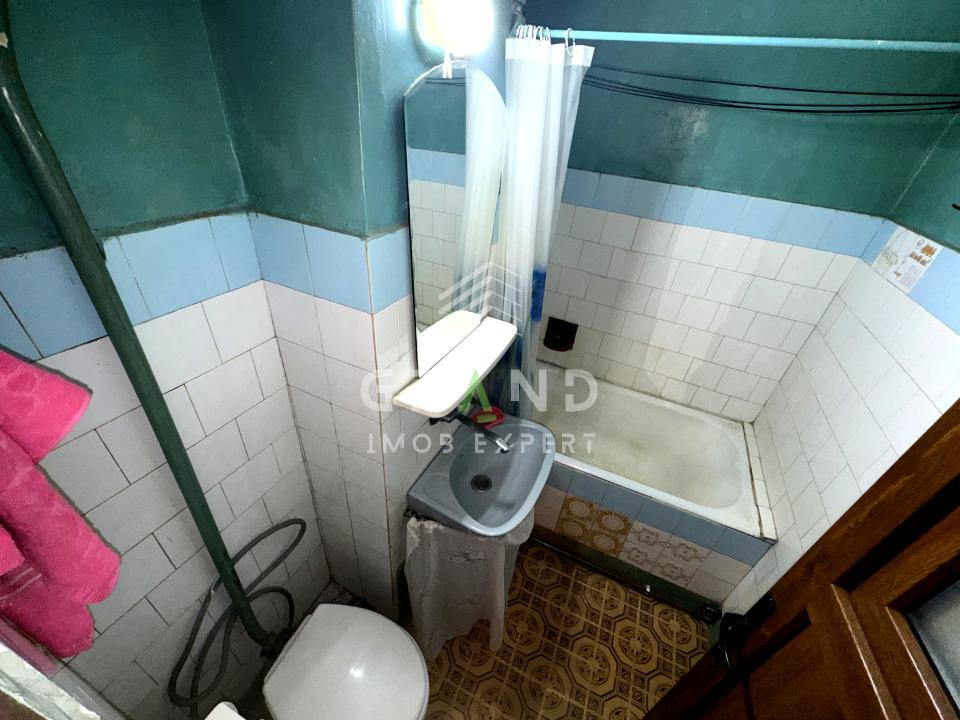 2 CAMERE DECOMANDATE | BALCON ÎNCHIS | BECI | CLĂBUCET/MĂNĂȘTUR