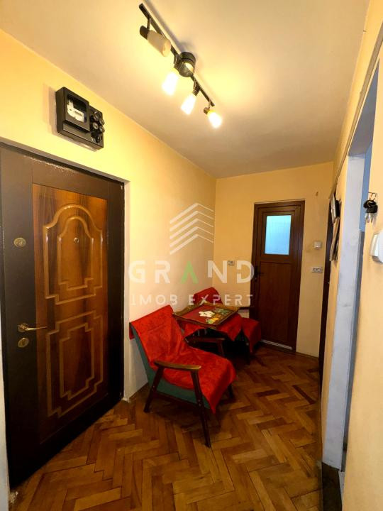 2 CAMERE DECOMANDATE | BALCON ÎNCHIS | BECI | CLĂBUCET/MĂNĂȘTUR