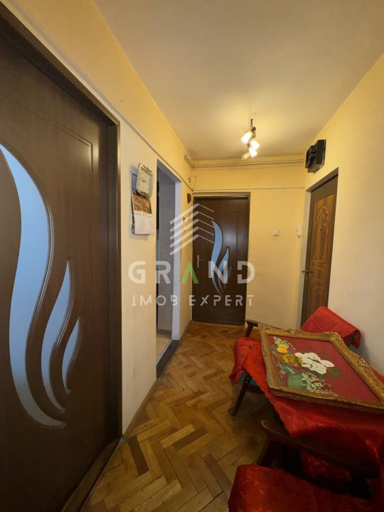 2 CAMERE DECOMANDATE | BALCON ÎNCHIS | BECI | CLĂBUCET/MĂNĂȘTUR