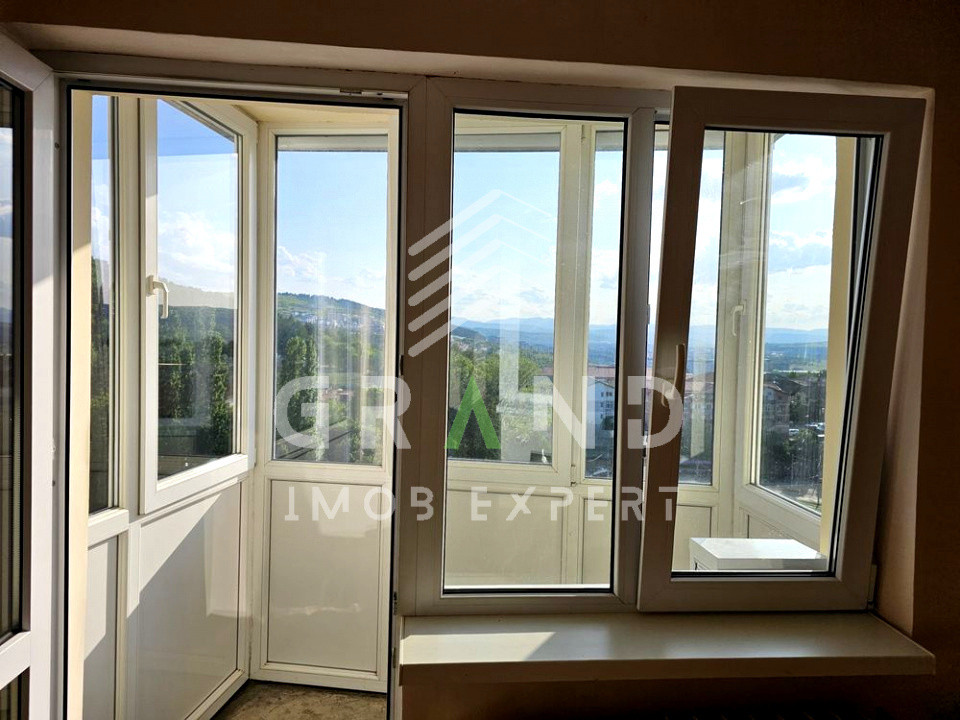 2 CAMERE DECOMANDATE | BALCON ÎNCHIS | BECI | CLĂBUCET/MĂNĂȘTUR