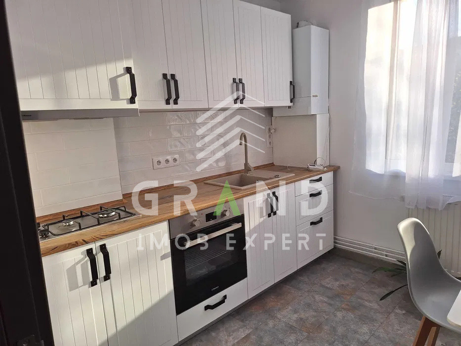 Apartament Renovat | 2 Camere semidecomandate | Balcon | Gara/Semicentral
