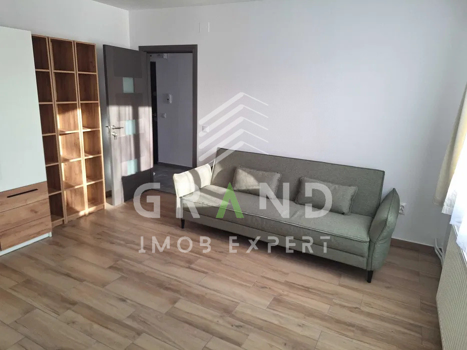 Apartament Renovat | 2 Camere semidecomandate | Balcon | Gara/Semicentral