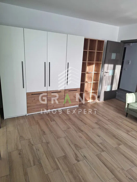 Apartament Renovat | 2 Camere semidecomandate | Balcon | Gara/Semicentral
