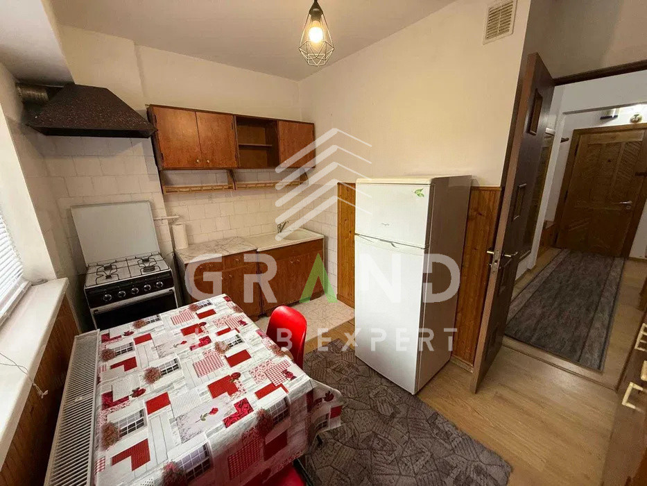 Intre Lacuri/Iulius Mall : Apartament | 2 camere decomandate | 50 mp 
