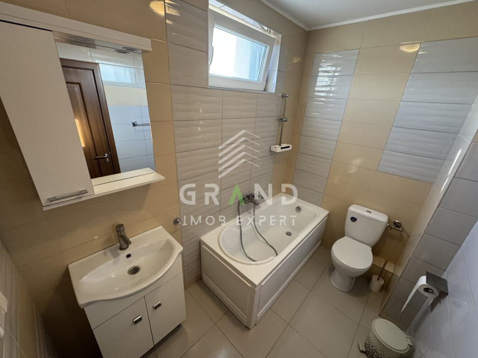 3 camere | 2 băi | 67 mp+balcon | Etaj 8/9 | Parcare | Oașului 86-90